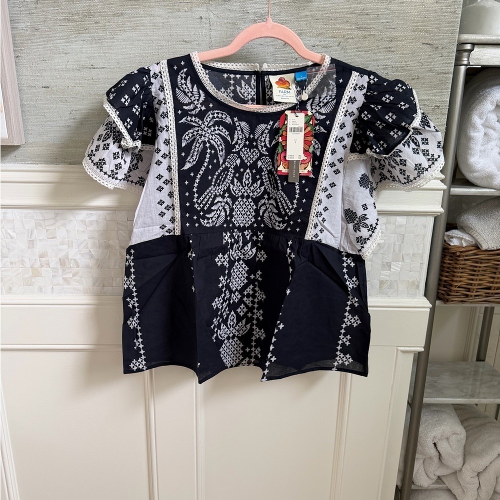 NWT new small Anthropologie x farm Rio printed flutter sleeve top black white - Picture 3 of 16